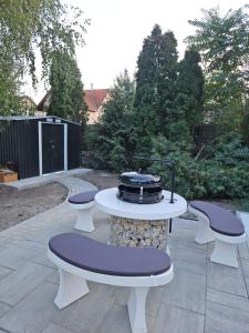Сад в Luxus Apartman