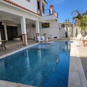 Kolam renang di atau dekat dengan Home away from home