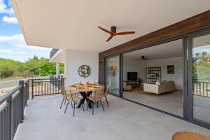 Μπαλκόνι ή βεράντα στο Luxe in het hart van Blue Bay