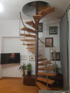 TV a/nebo společenská místnost v ubytování Dwupoziomowy Apartament w Centrum Miasta