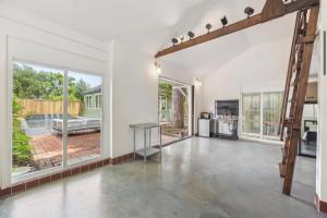 Fotografie z fotogalerie ubytování Pecan Pool House v destinaci Houston