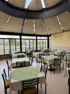 Εστιατόριο ή άλλο μέρος για φαγητό στο Hotel Americas Suites