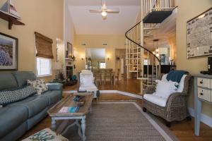 Khu vực ghế ngồi tại 907 Shelter Cove