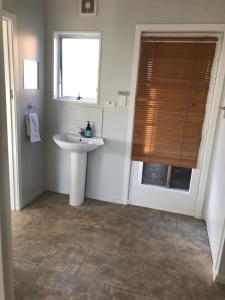 Ένα μπάνιο στο South Bay Rest