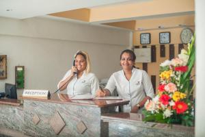 Gestir sem dvelja á Manisa Hotel