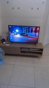 TV a/nebo společenská místnost v ubytování New 1BR in Mandaluyong