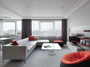 Гостиная зона в Pullman London St Pancras +105 фотографий