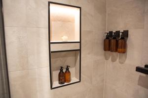 Fotografie z fotogalerie ubytování Derby Town Luxe studio room with own bathroom and kitchenette v destinaci Derby