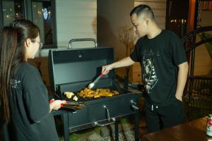 Φαγητό σε αυτό το σαλέ ή κάπου εκεί κοντά