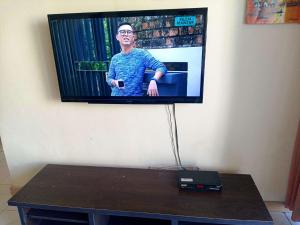 TV a/nebo společenská místnost v ubytování Costa Mahkota Two Bedroom MuslimOnly