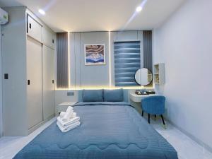 Кровать или кровати в номере Golden Sun Hotel 6 +22 фотографии