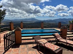 AlozainaにあるCasa Liebre stylish comfort and tranquility with spectacular viewsのギャラリーの写真 +20枚の写真