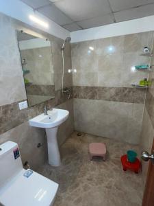 Ένα μπάνιο στο 2bhk fully furnished guest apartment- ghaziabad