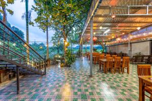 Restoran atau tempat lain untuk makan di Eco Field Nest Tam Coc