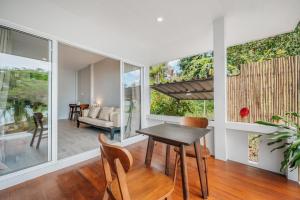 Κήπος έξω από το Escape Beachfront Cottage, Lamai Beach