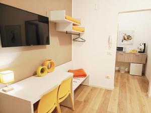 Kuchyň nebo kuchyňský kout v ubytování Alcamo Rooms con GARAGE privato