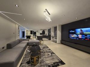 TV a/nebo společenská místnost v ubytování Frankfort