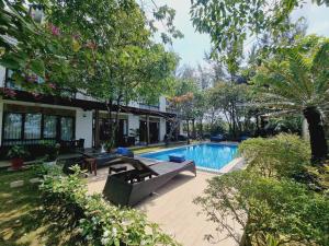 Πισίνα στο ή κοντά στο Sunny Hut Villa - Phu Quoc