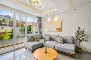 Ruang duduk di Sorwen by Kozystay - Bandung