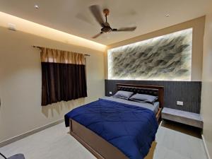 Postel nebo postele na pokoji v ubytování Kumaran Grand - Luxury Rooms + 67 fotografií