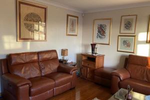 Χώρος καθιστικού στο Apartment - Sleeps 4 - Parking - Balcony - Garden +4 φωτογραφίες