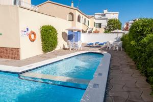 Bazén v ubytování Hotel Madrid nebo v jeho okolí + 29 fotografií
