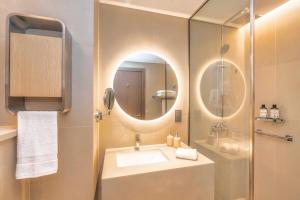 Ένα μπάνιο στο Bloom Arjaan by Rotana +10 φωτογραφίες