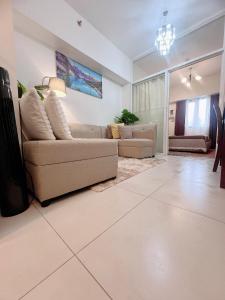 Posezení v ubytování Cebu Sweet Staycation 1 bedroom condo + 26 fotografií