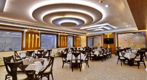 Restaurace v ubytování Hotel Seven Hills Tower
