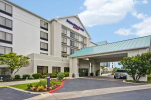 サンアントニオにあるSpringHill Suites by Marriott San Antonio Medical Center/Northwestのホテルの正面のレンダリング