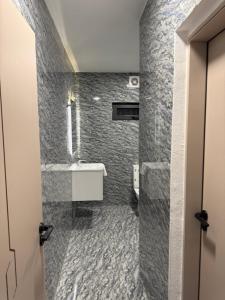 Afbeelding uit fotogalerij van Sovara Luxury Apartments Shared Apartment in Freetown