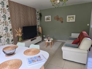 Μια τηλεόραση ή/και κέντρο ψυχαγωγίας στο Duplex for 4 people