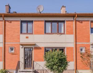 Budova, kde se prázdninový dům nachází