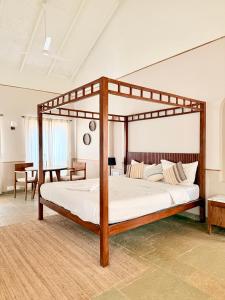 Postel nebo postele na pokoji v ubytování Love Story by Purple Door Villas