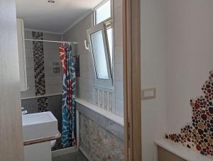 Ένα μπάνιο στο Athinas Art House