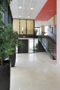 Ο χώρος του λόμπι ή της ρεσεψιόν στο Séjours & Affaires Paris Ivry