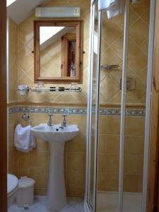 Un baño de Copper Kettle B&B