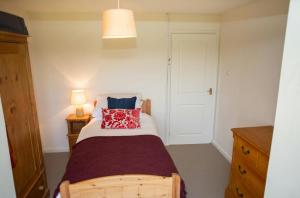 En eller flere senge i et værelse på Cefnfor Newport