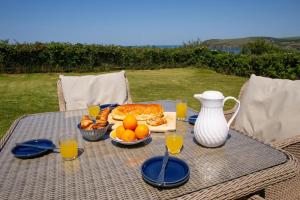 Mad i feriehuset eller i nærheden