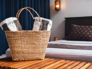 Postel nebo postele na pokoji v ubytování BREATHE Collections Habaraduwa