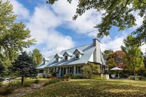 Zahrada ubytování Modern & Charming Canadian house Spa, Sauna, Gym