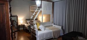 Postel nebo postele na pokoji v ubytování Lismore Self-Catering Units