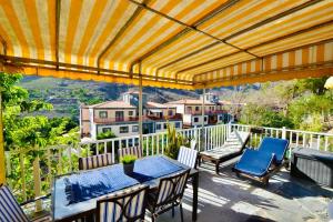 Μπαλκόνι ή βεράντα στο Lovely Apartment For Rent In Beautiful Mogan - Gran Canaria +49 φωτογραφίες