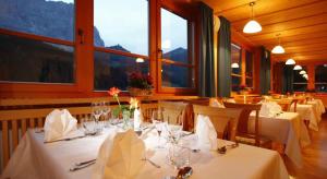 Restaurace v ubytování Hotel Meisules