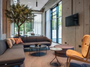 Гостиная зона в Zleep Hotel Hamburg Volkspark