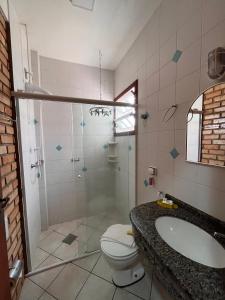 Ένα μπάνιο στο Recanto dos Bambus Pousada