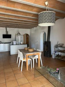 Η κουζίνα ή μικρή κουζίνα στο Chalet en la naturaleza