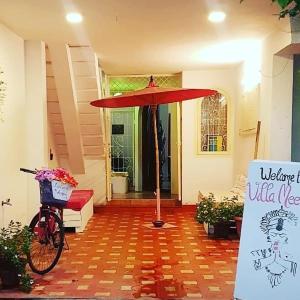 Ciclism la sau în apropiere de Meena Villa