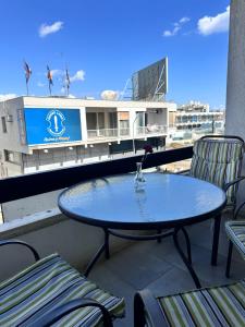 Balkón nebo terasa v ubytování Near Finikoudes Beach 15 + 9 fotografií