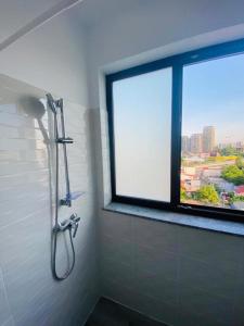 Bilik mandi di BELVEDERE city view Studios & Apartments with free parking & gym